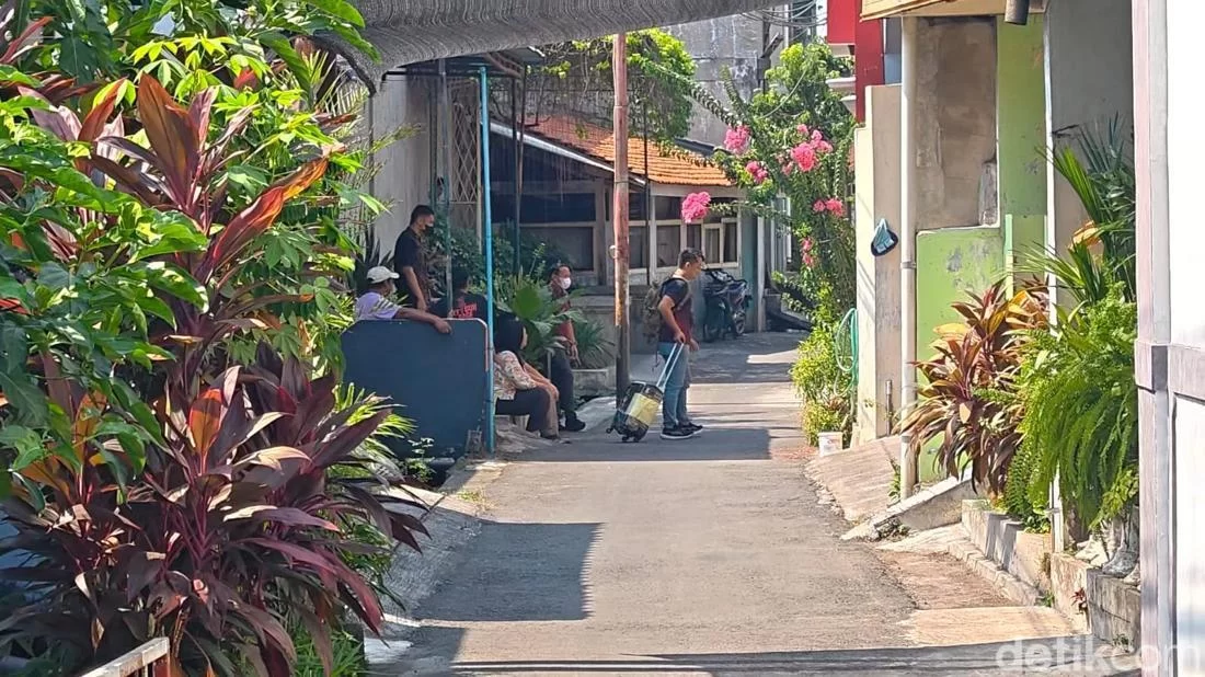 KPK Geledah Rumah Bupati Sukoharjo Etik Suryani: Temuan Brankas Berisi Emas 2,5 Kilogram Senilai Rp 7,3 Miliar